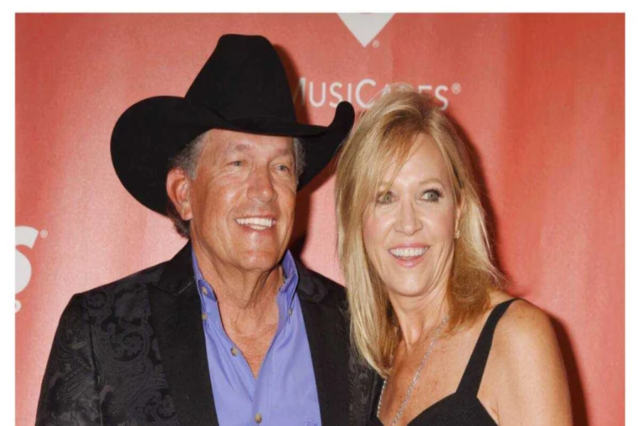 George Strait Wife Age